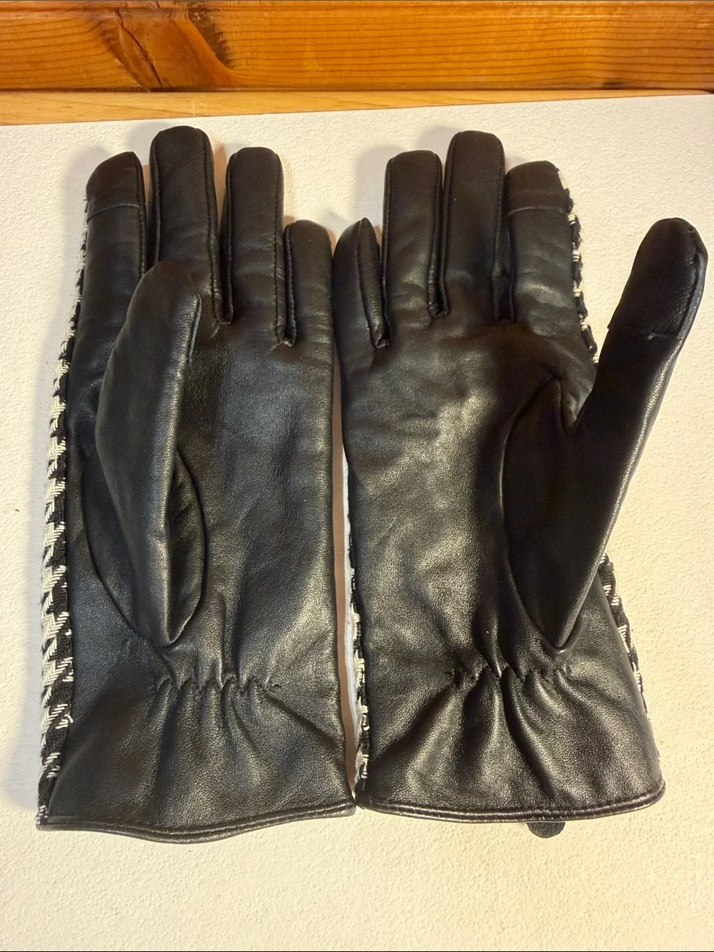 Barneys Originals Black Leather Gloves with Houndstooth and bows